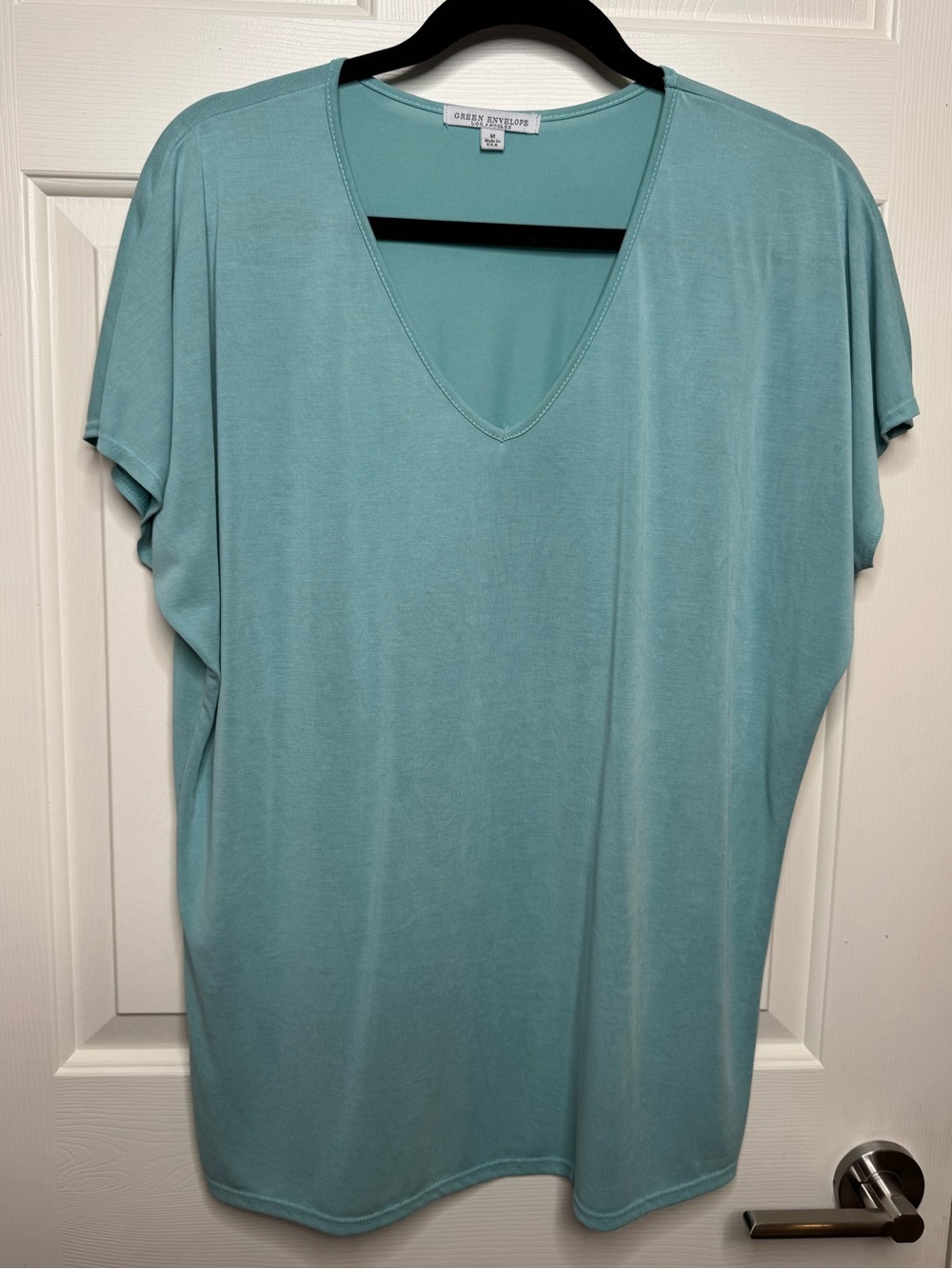 Green Envelope Women's Blue Solid V-Neck Short Sleeve Knit T-Shirt Top M
